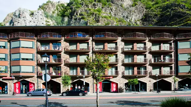 Aventura y relax: escapada en pleno corazón de Andorra con entradas para Caldea.
