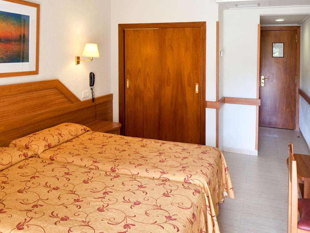 Offre Flash à Lloret de Mar : pension complète à côté de la plage de Fenals - 4* - 9
