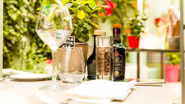Aperitiefpauze, ontspanning in een hotel in Cannes