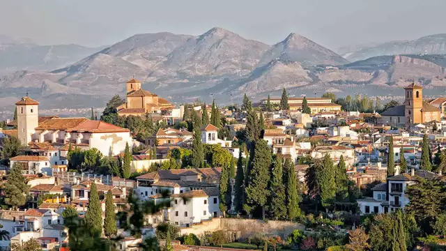 Affascinante 4* ai piedi della Sierra Nevada, nella magica Granada