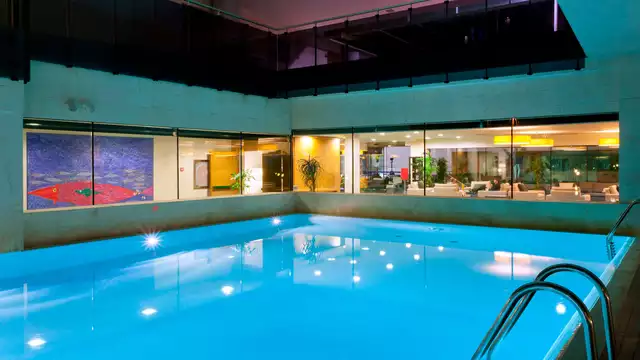Offre spéciale avec enfant gratuit et accès à l'espace thermal à deux pas des plages du Mar Menor
