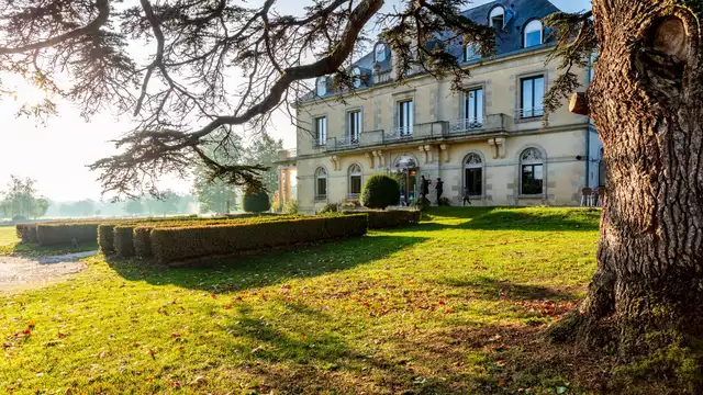 Fuga alle porte di Poitiers con accesso alla piscina
