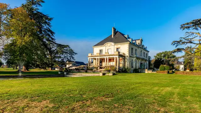 Estancia relajante con acceso al spa en una mansión cerca de Poitiers