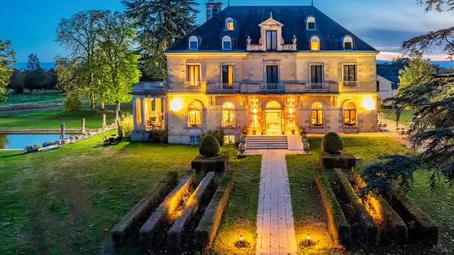 Familie-uitje nabij Poitiers met toegang tot het buitenzwembad