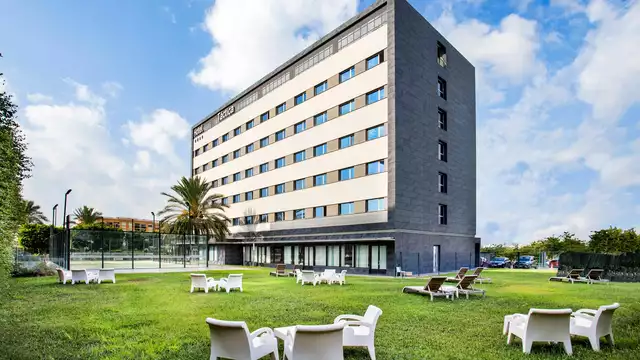 Escapade avec dîner, piscine intérieure et billets de casino près de Valence