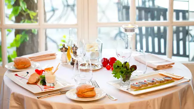 Escapada gourmet con cena en Salon-de-Provence