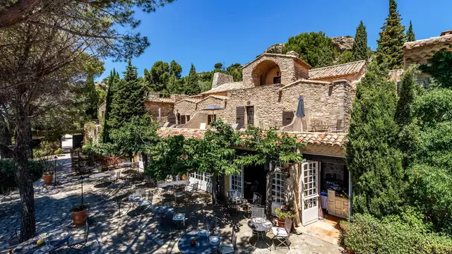 Week-end authentique dans une abbaye du XIIème siècle à Salon de Provence