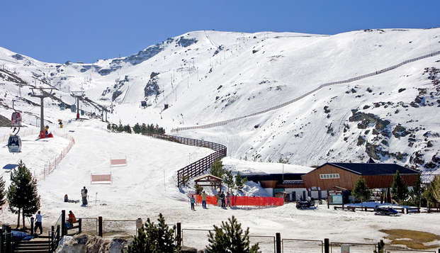 Ski special! Ontsnap naar de voet van de Sierra Nevada inclusief gratis skipas