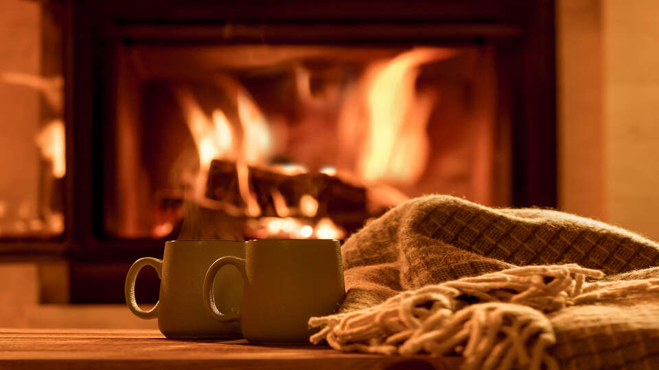 Escapada romantica con chimenea desayuno gratis y detalle de bienvenida en la Sierra de Malaga