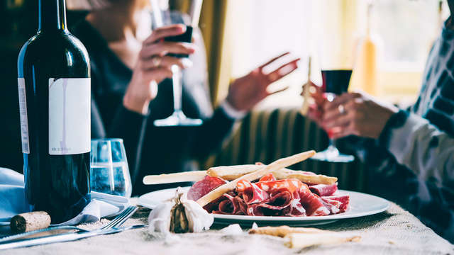 Pensión completa con toda la familia en Santa Susanna