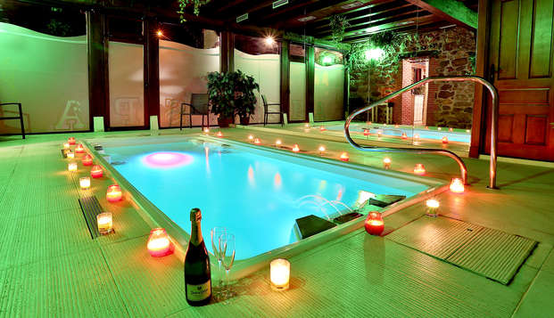 Rebajas: Romanticismo con spa privado en una casona típica Cántabra