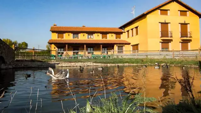 Vacaciones en Castilla y Léon rodeado de naturaleza con desayuno incluido
