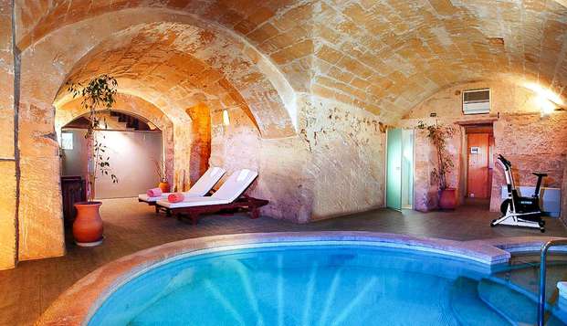 Encanto rural en una casa histórica entre Alcudia y Sierra de Tramuntana con acceso al spa