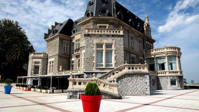 Fuga romantica con cena in un hotel di fronte al mare da notti