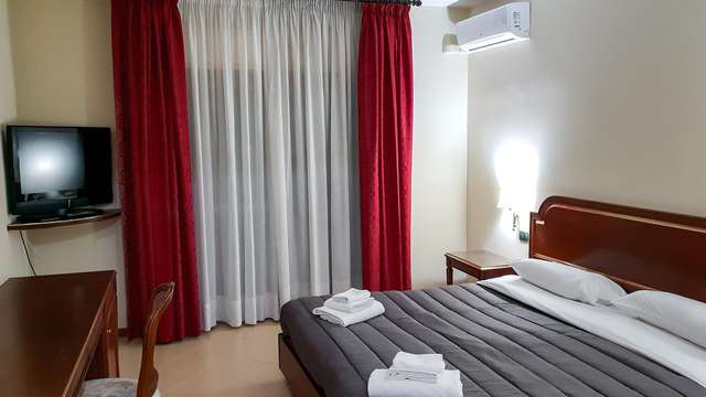 Hotel ad un passo da Napoli con piscina esterna e colazione inclusa