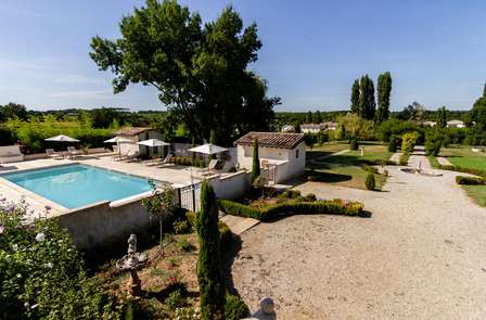 Escapade royale et détente dans un château du vignoble Bordelais