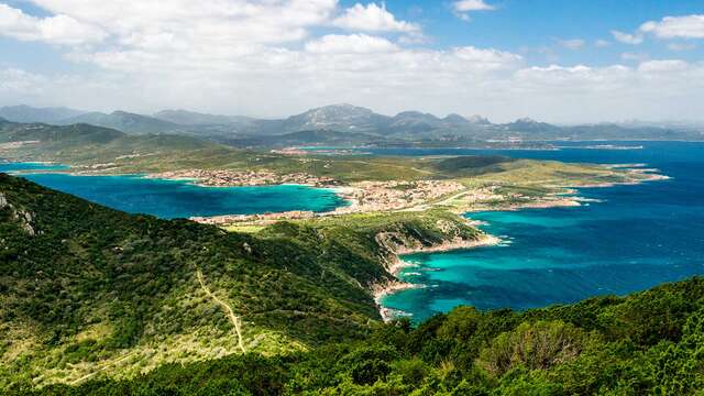 Brisa marina en la costa de Olbia