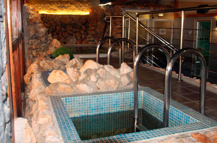 Black Week ! Escapade détente avec entrée au spa dans un palais du XIXe siècle à Guadix, Grenade