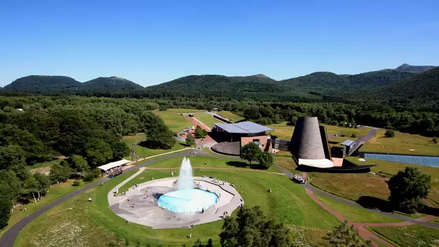 Estancia para descubrir Auvergne con entradas al parque Vulcania (a 27 minutos en coche)