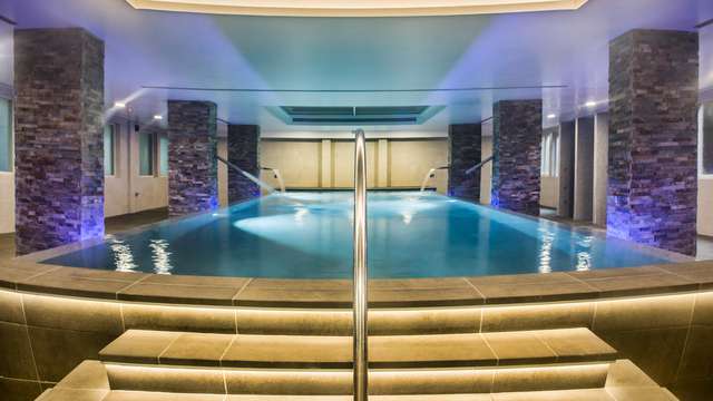 Spa en diner dicht bij rivier Lobos (vanaf 2 nachten)