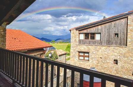 Escapade au Cadi-Moixeró dans une chambre avec balcon et vue sur les montagnes