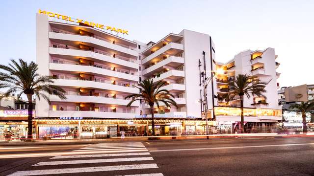 Goditi un'esclusiva vacanza in mezza pensione a Lloret de Mar