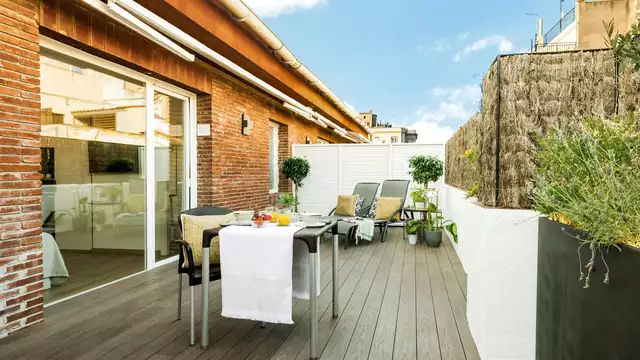 Romantisch uitje in junior suite met champagne en kaasplankje in Barcelona