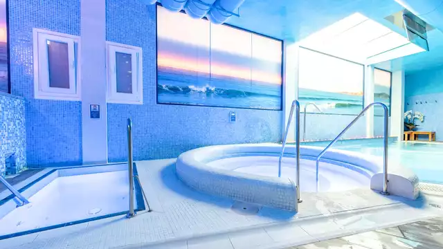 Fuga con accesso alla Spa e massaggio rilassante vicino al porto di O Grove.