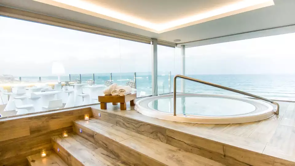 Escapada Healthy Vistas al mar sesion de jacuzzi y cenas Bio saludables desde noches