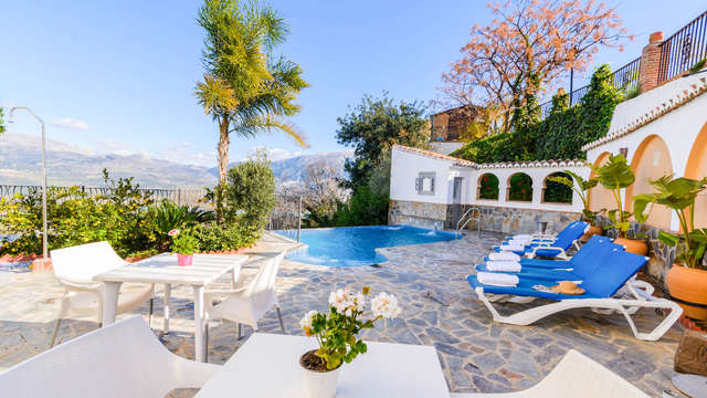 Relájate en habitación superior con sesión de spa, cava y vistas al estanque de la Viñuela