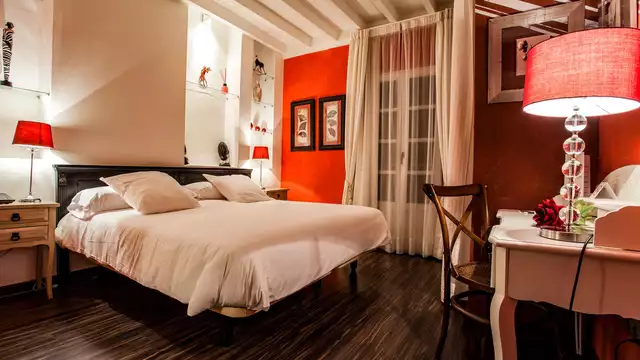 Escapada Romántica en habitación superior y cocktail en un bosque en Selores
