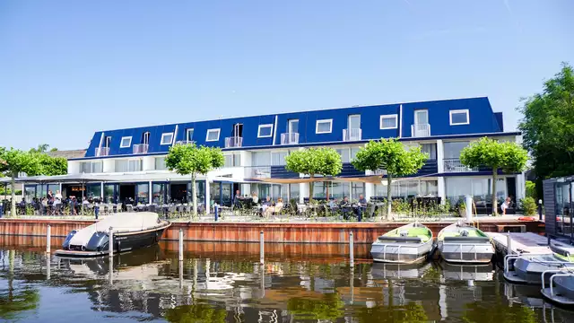 Cena per due persone in un hotel 4* sull'acqua a Loosdrecht (Paesi Bassi)