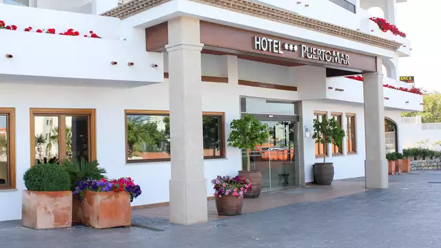 Escapada en Peniscola Apartamentos junto al mar en media pension y nino gratis