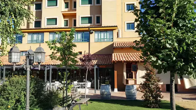 Disfruta en un hotel de lujo con desayuno y spa en plena naturaleza