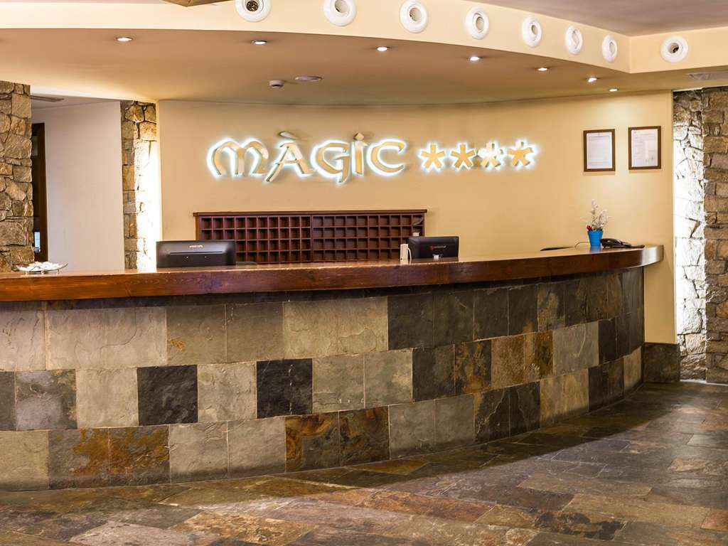 Promenade Dans Le Paysage Authentique D'andorre, Petit Déjeuner Inclus Pour Reprendre Des Forces. - 4* (ref 8658)