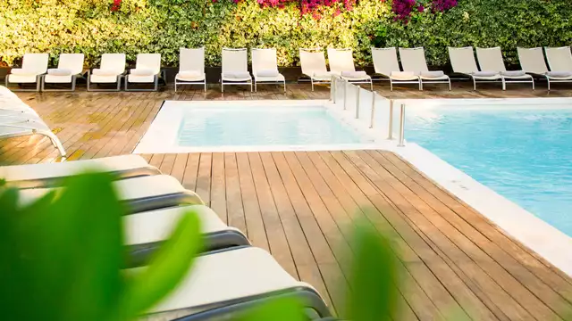 Media pensión en hotel muy cerca de las maravillosas playas de Lloret de Mar