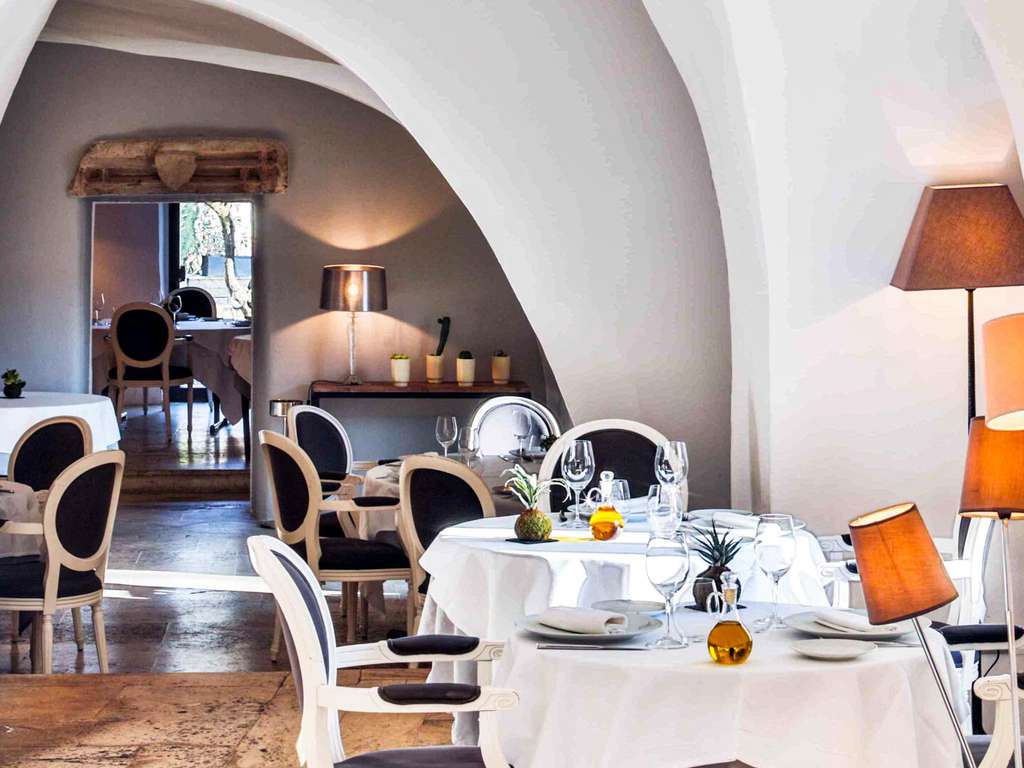 Escapade en chambre deluxe dans une bastide du XIVe siècle - 5* - 8