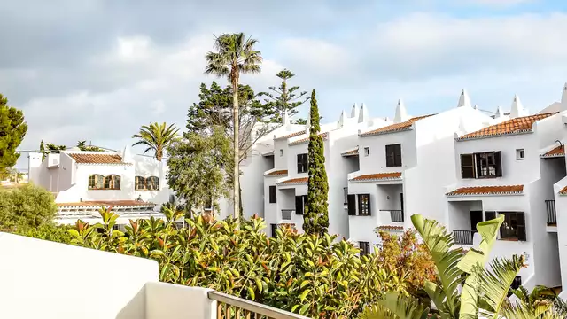Driesterrenappartement op het paradijselijke Menorca