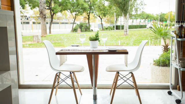 Escapada con cena y parking a un paso de Alacuás, Valencia