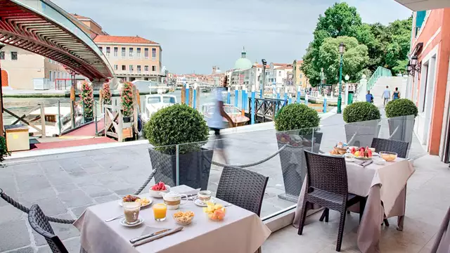 Weekend di lusso a Venezia in camera con vista sul Canal Grande