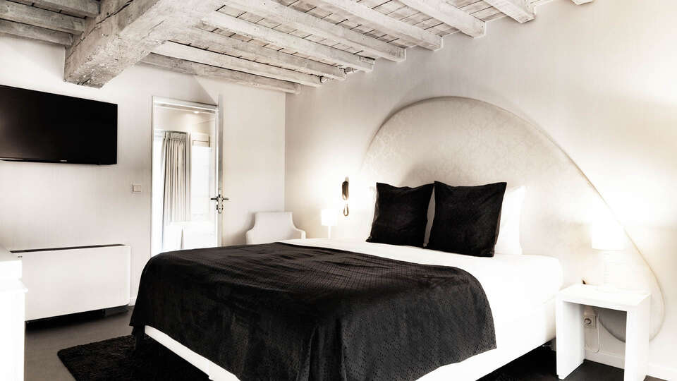 Luxe verblijf met bubbelbad in een design kamer in Gent