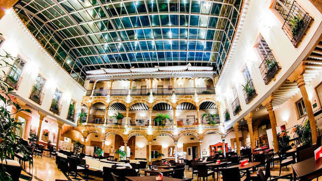 Escapada Romántica con Cena en un exclusivo Palacio junto a la Catedral de Ávila (desde 2 noches)