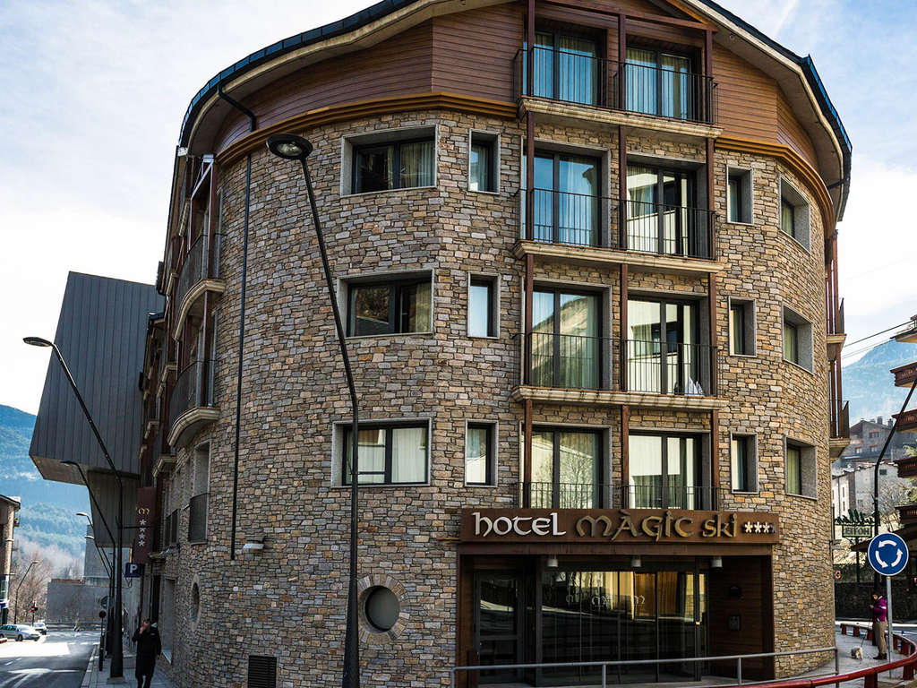 Demi-pension Pour Profiter Au Maximum De Votre Séjour Au Ski À La Massana, Andorre - 4* (ref 8681)