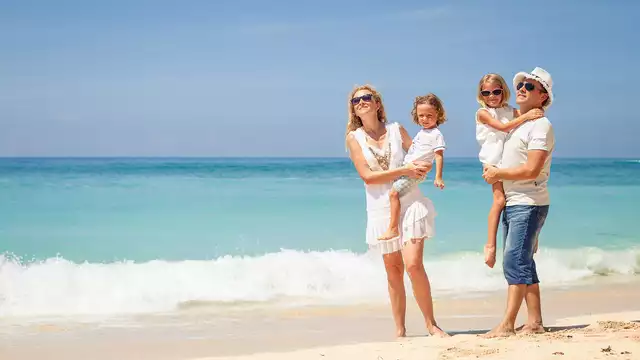 Salou en famille avec demi-pension et deux enfants inclus