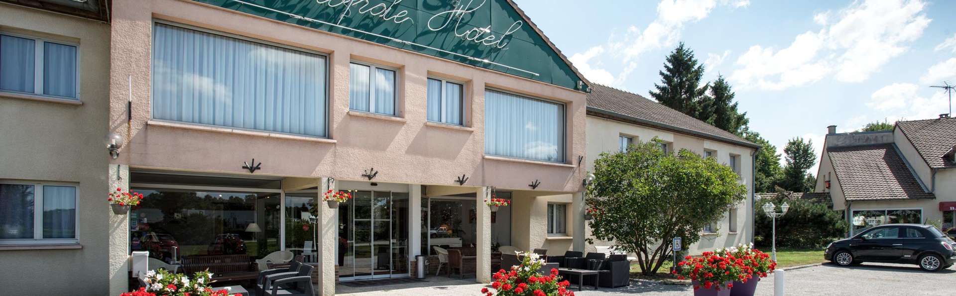 Hotel The Originals Bernay Acropole - EDIT_FRONT_01.jpg