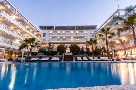 Offre été 5x4 : Pension complète et accès au spa à côté de la plage