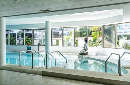 Romantisch uitje in de buurt van Benidorm: 90 minuten toegang tot de wellness en fles cava in de kamer