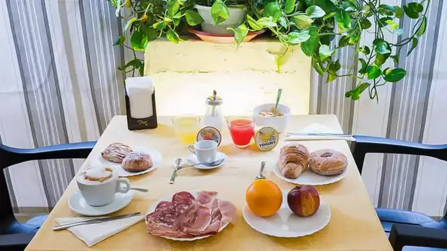 Estancia en el corazon de Napoles con bebida de bienvenida