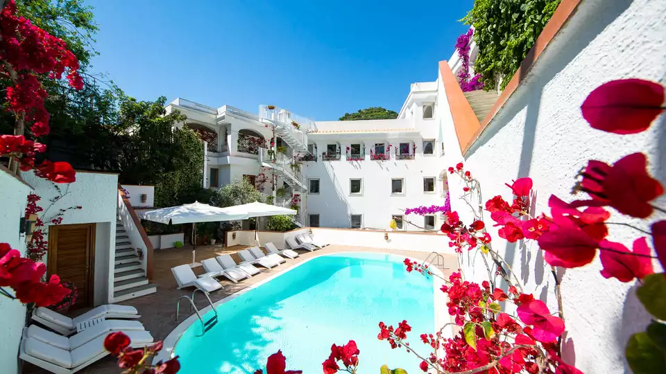Scopri Villa Romana ad un passo dalla spiaggia di Minori sulla Costiera Amalfitana