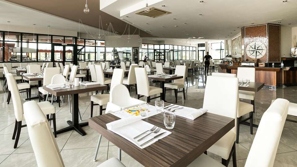 Diner avec specialites internationales sur la cote de Venetie nuits